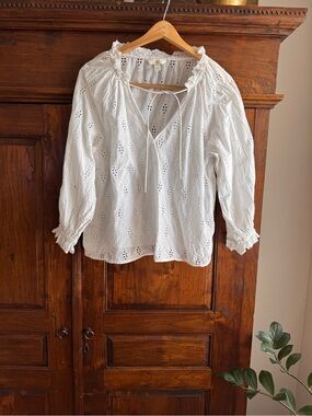 H&M White Eyelet Blouse Ruffle Sleeves Cotton Blend Top Long Sleeve